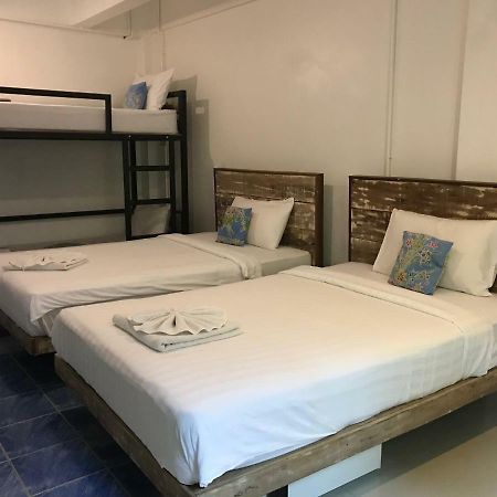 Frog House Bed & Breakfast (Adults Only) Patong Екстер'єр фото