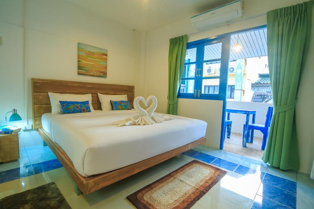 Frog House Bed & Breakfast (Adults Only) Patong Екстер'єр фото