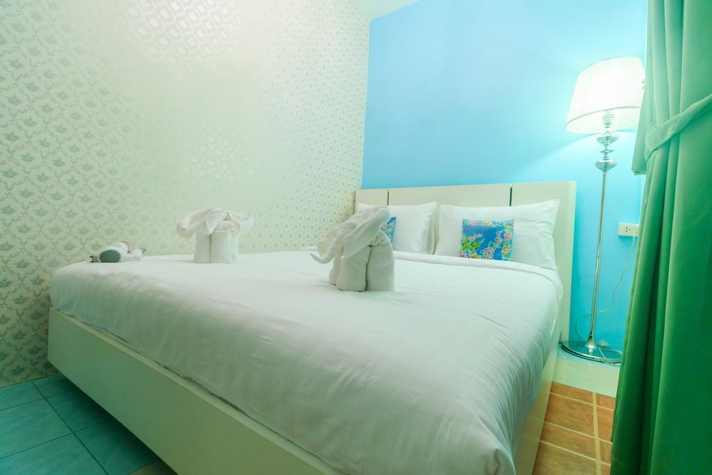 Frog House Bed & Breakfast (Adults Only) Patong Екстер'єр фото