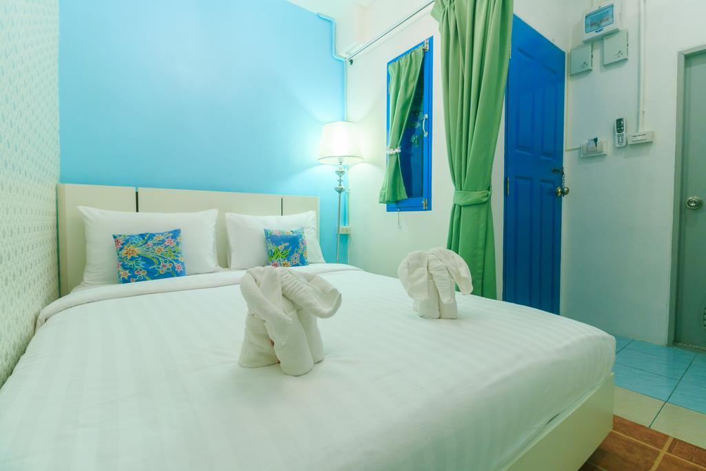 Frog House Bed & Breakfast (Adults Only) Patong Екстер'єр фото