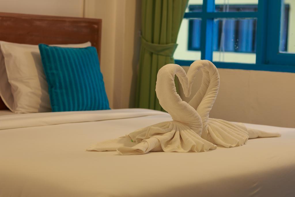 Frog House Bed & Breakfast (Adults Only) Patong Екстер'єр фото