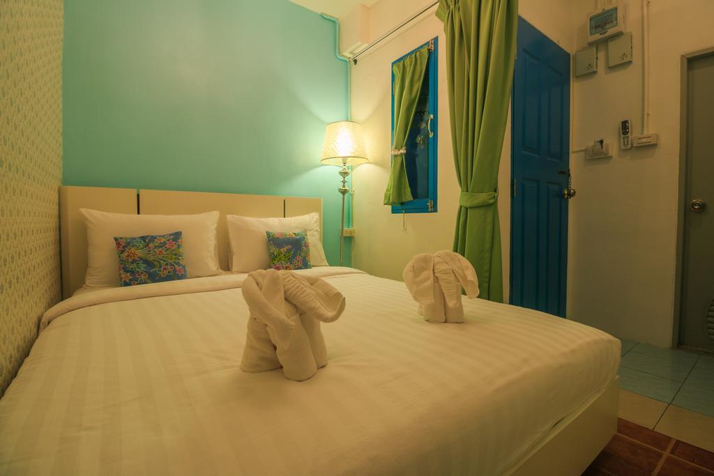 Frog House Bed & Breakfast (Adults Only) Patong Екстер'єр фото