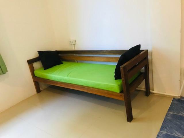 Frog House Bed & Breakfast (Adults Only) Patong Екстер'єр фото