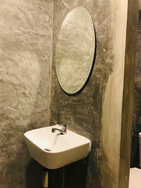 Frog House Bed & Breakfast (Adults Only) Patong Екстер'єр фото